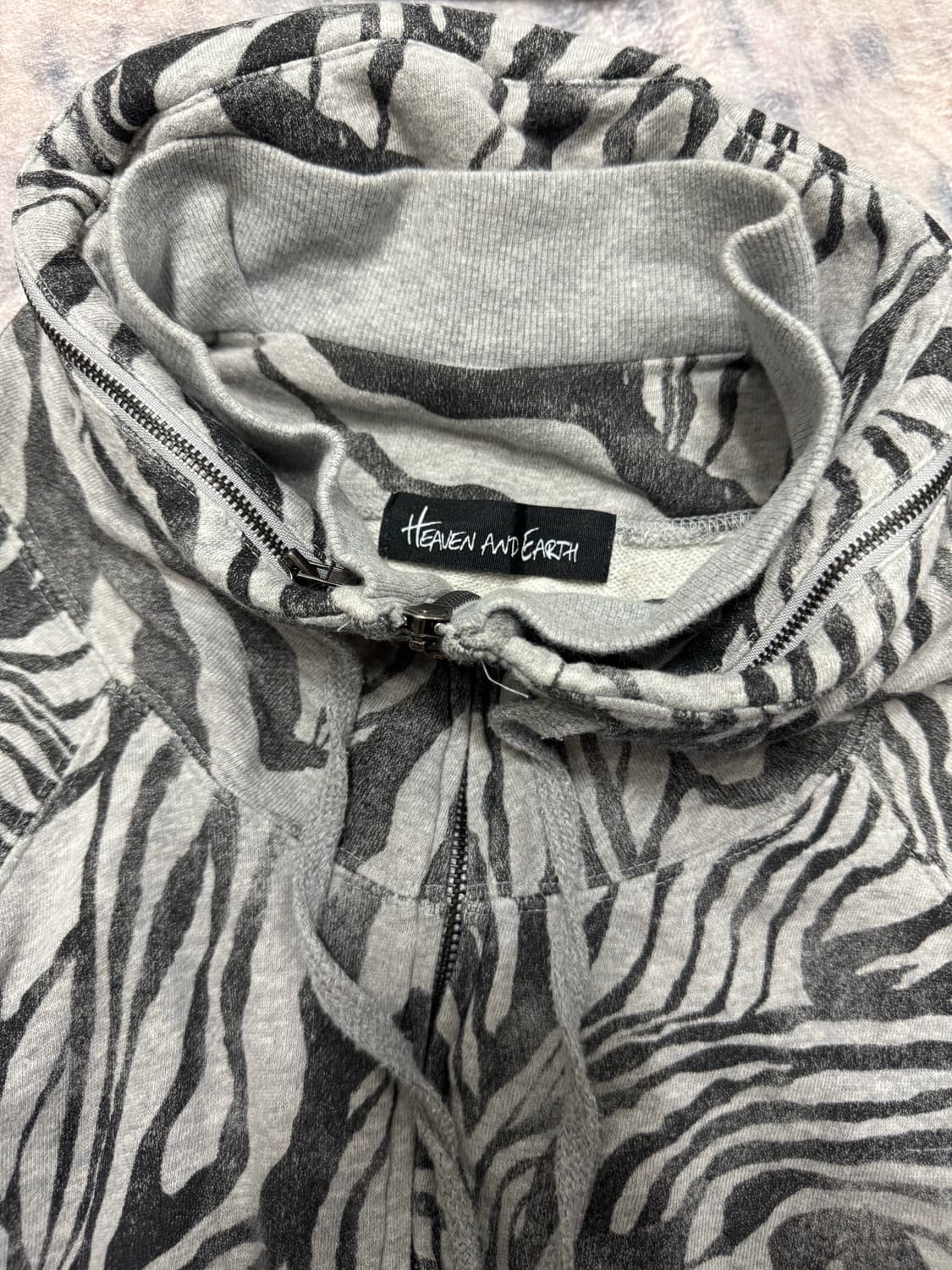 Heaven and earth bono neck zebra zip up 상품이미지8