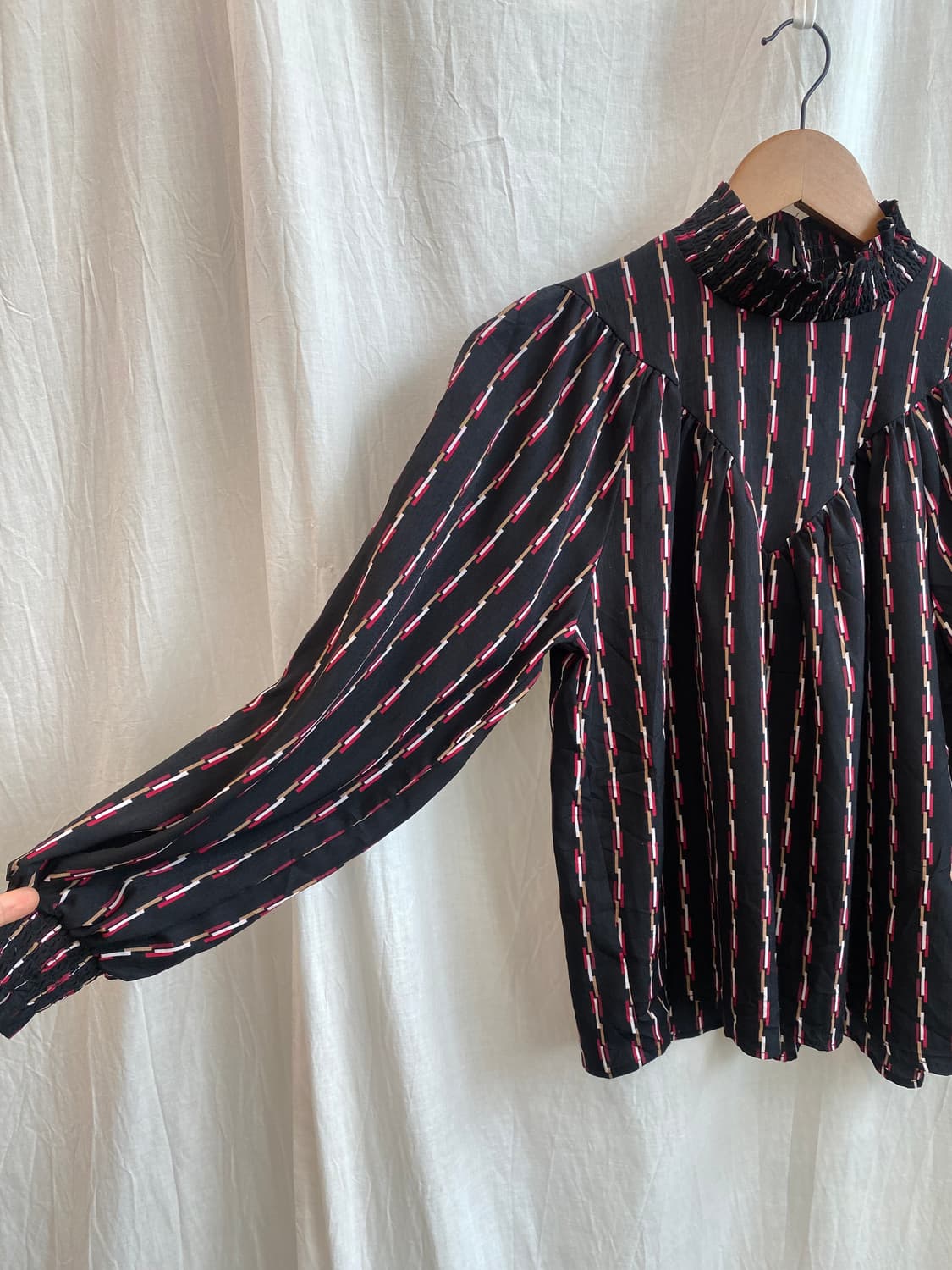 스트라이프 하이넥블라우스(M) 상품이미지3