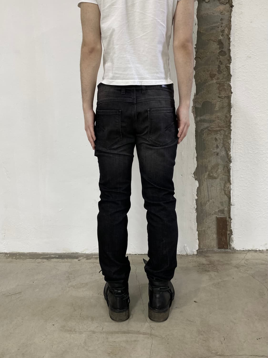 닐 바렛 슬림핏 코팅 팬츠 상품이미지2