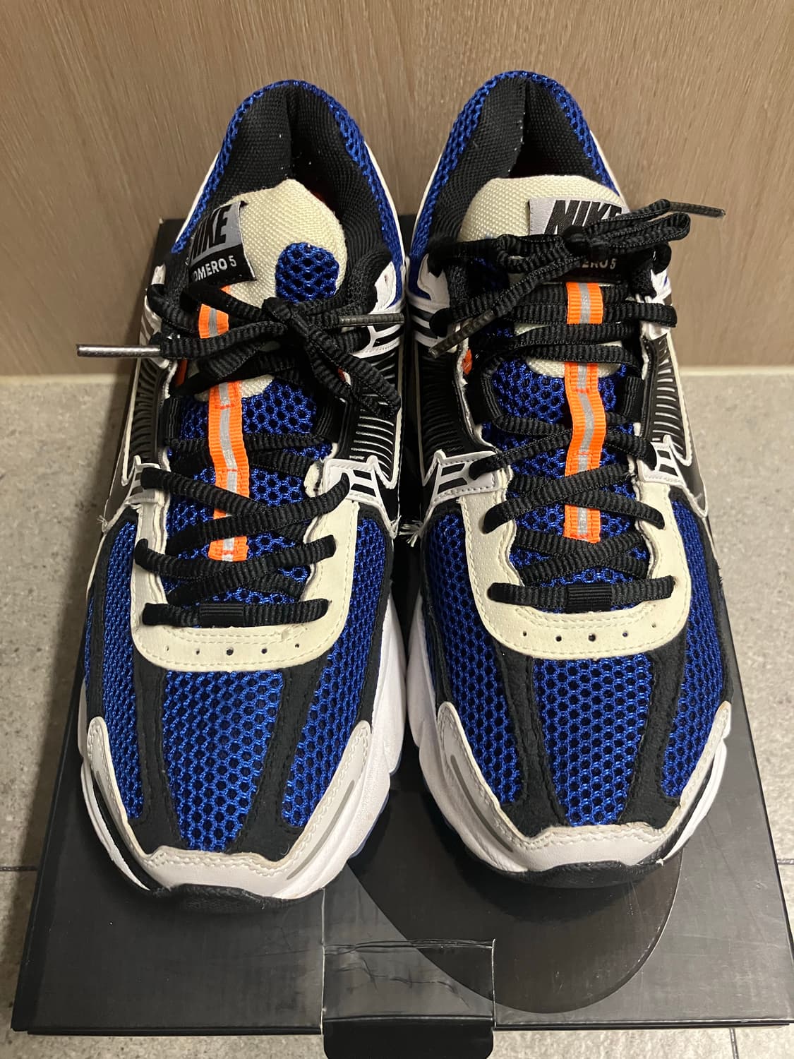 나이키 줌 보메로 상품이미지1