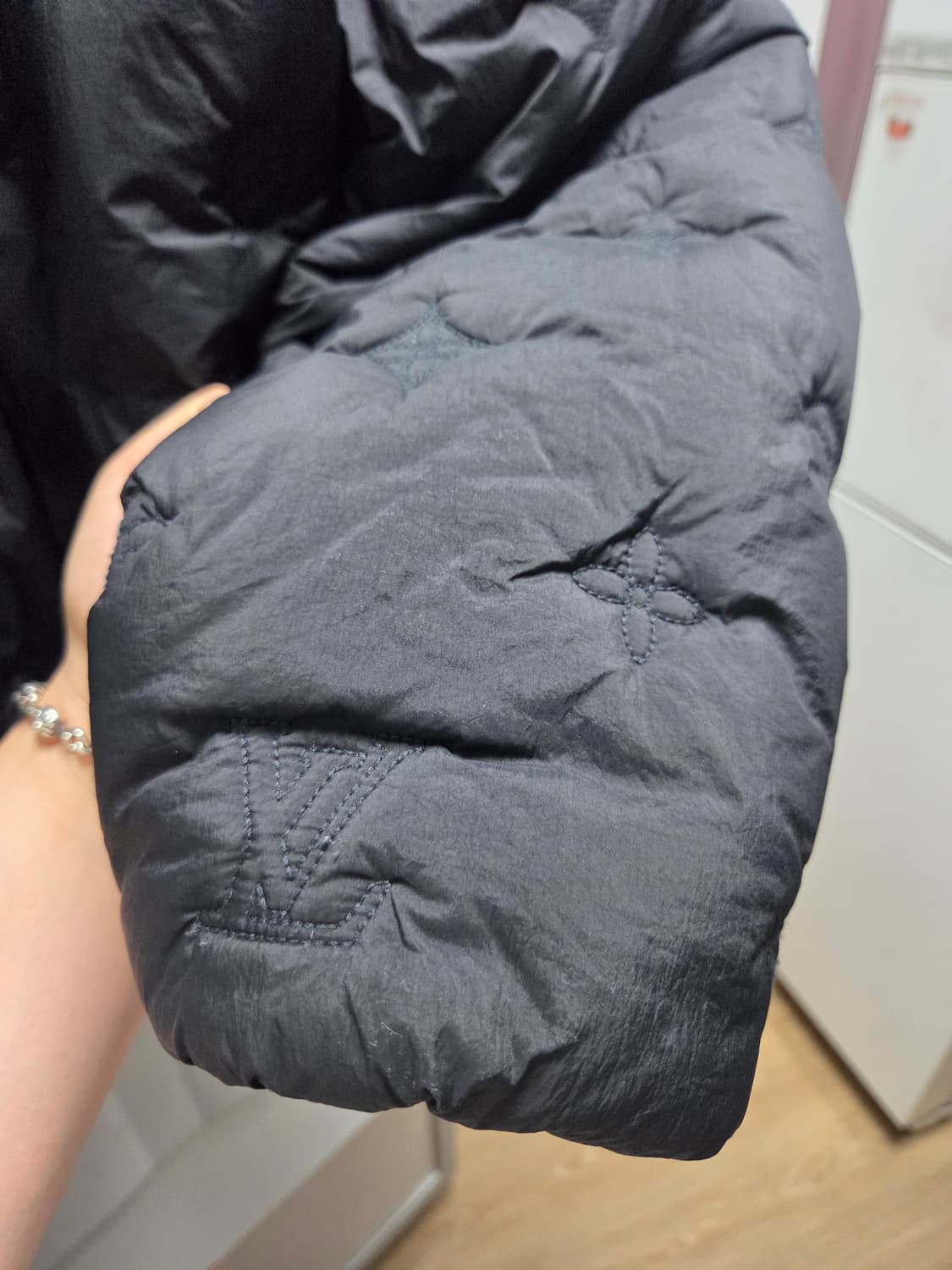루이비통 모노그램 퀄팅 패딩 정품 상품이미지7
