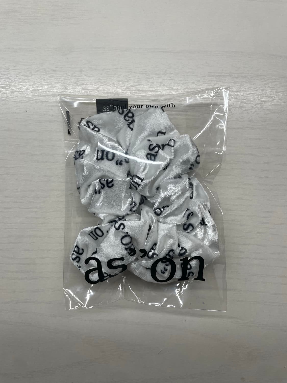 AS’’ON VELVET SCRUNCHIE/애즈온 벨벳 곱창 머리끈 상품이미지2