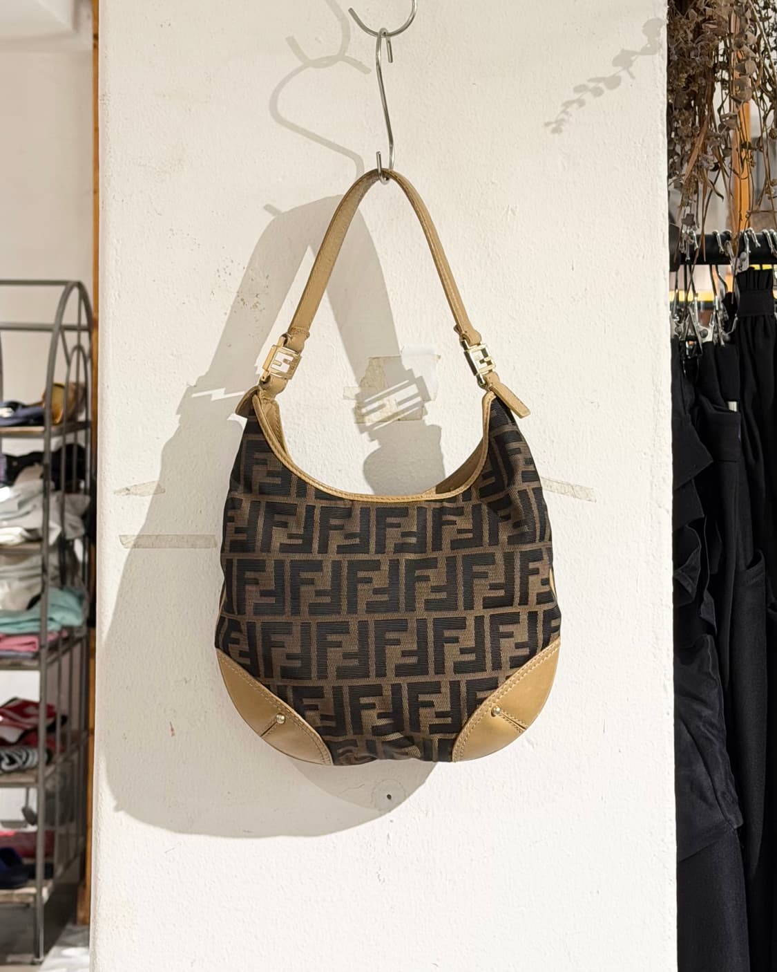 펜디 브라운 주카 캔버스 호보백 상품이미지2