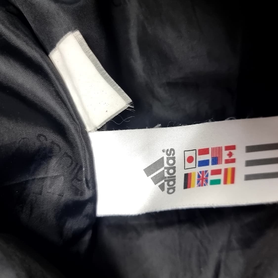 한국제 90s아디다스 블랙 오리털 패딩 후드 탈부착 가능(105) 상품이미지4