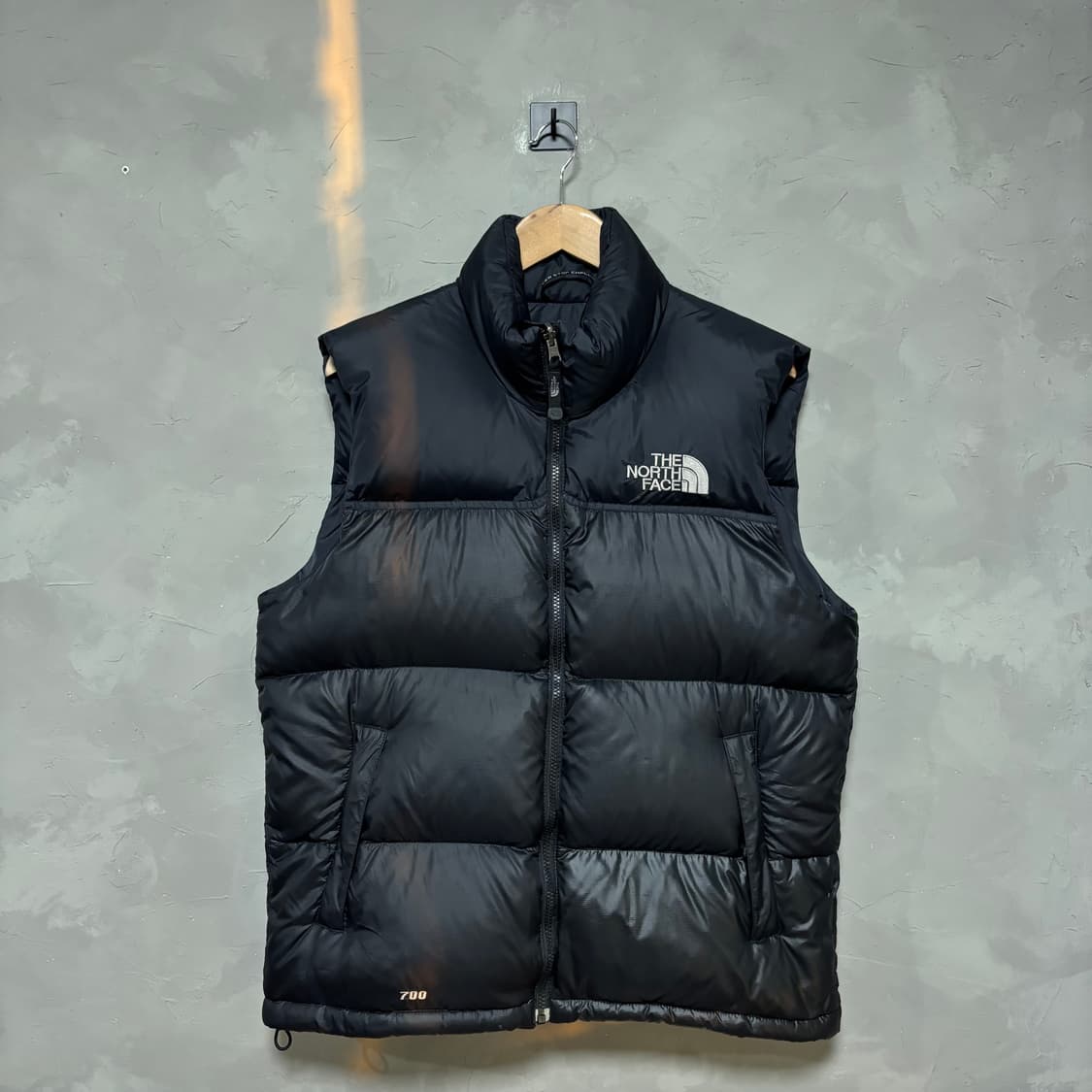 노스페이스 700 눕시 구스다운 패딩조끼 블랙 상품이미지1