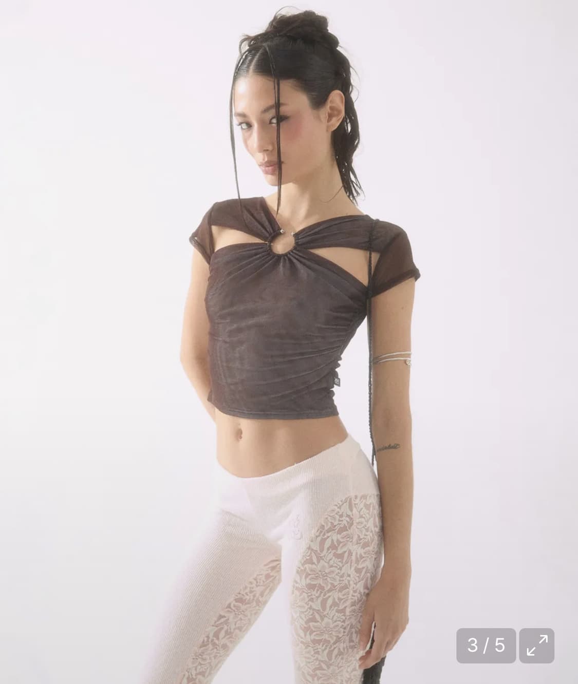 Badee / Cut-Out Piercing Crop Top 상품이미지2