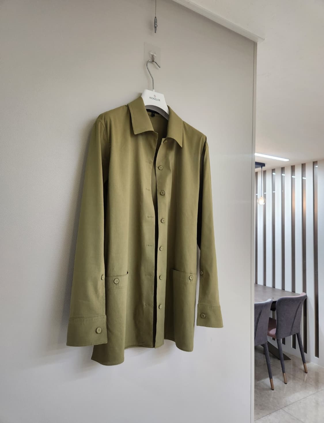 띠어리 벨티드 셔츠형 린넨자켓 66사이즈 상품이미지5