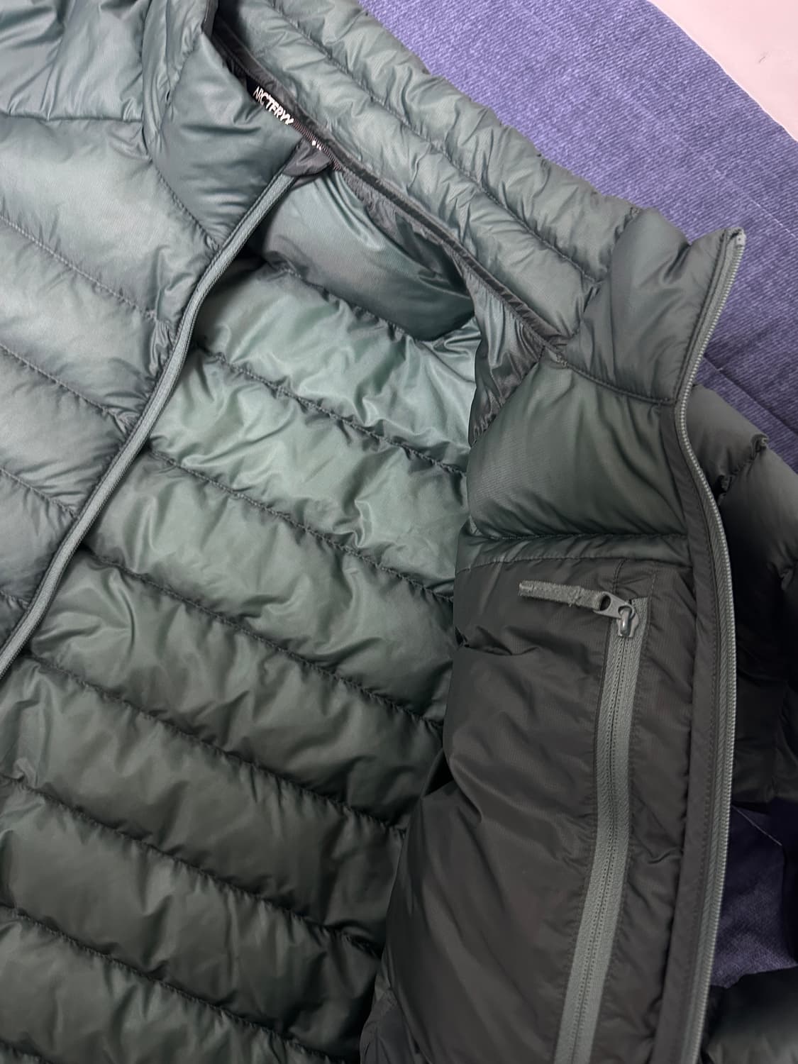 24시즌 아크테릭스 세륨 박스카 그린 M 2회착 최상급 상품이미지8