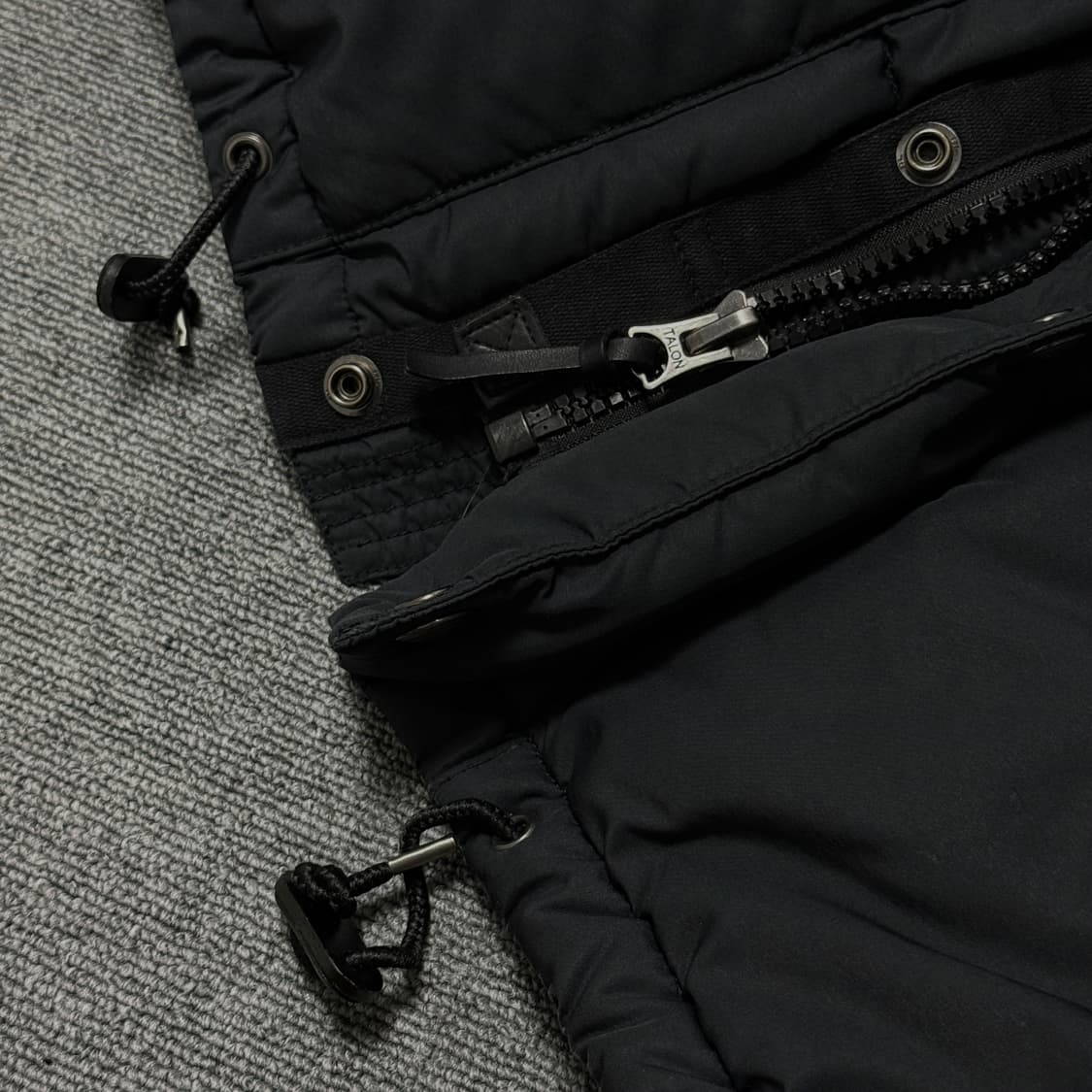 폴로 랄프로렌 엘름우드 다운 패딩 블랙 상품이미지4