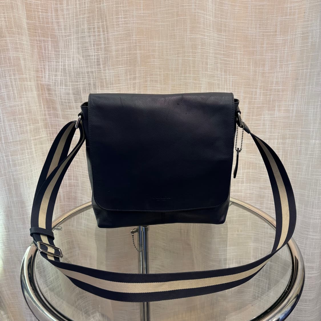 정품 코치 남성 가죽 크로스백     상품이미지1