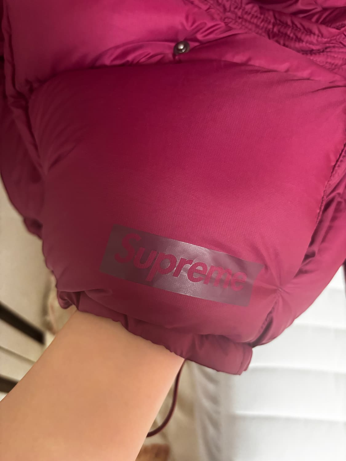 슈프림 700-필 다운 라이트웨이트 퍼퍼 자켓 마젠타 - 24FW 상품이미지4