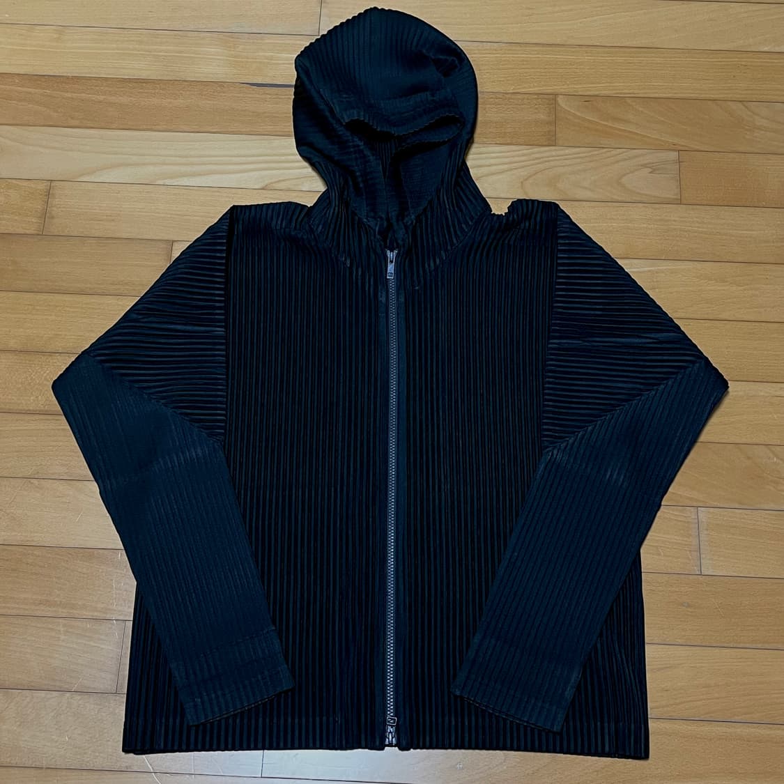 이세이미야케 옴므플리세 먼슬리 후드집업 블랙 상품이미지1