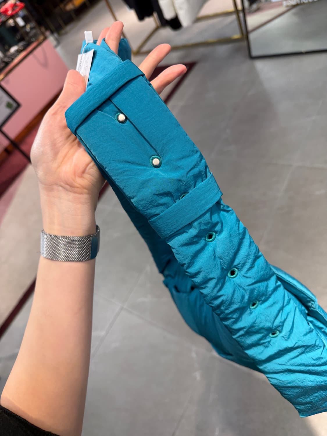 [정품] 보테가베네타 패딩 테크 카세트백 블래스터 상품이미지4