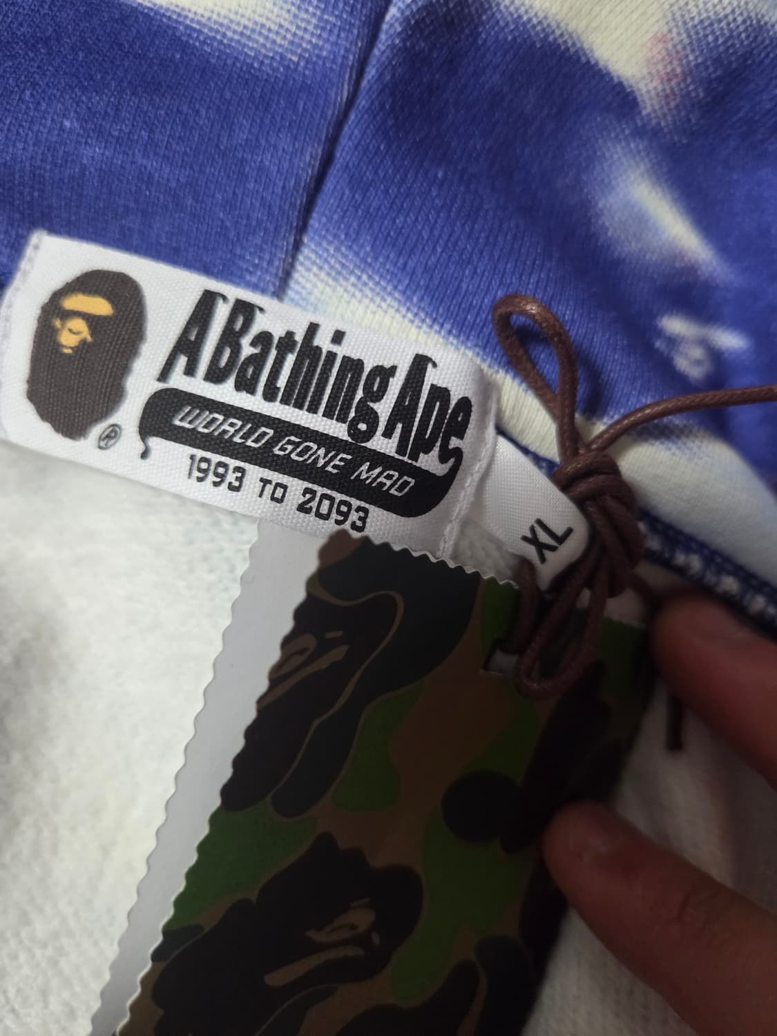 (새상품) 베이프 스크린 카모 샤크 후드집업 블루

XL 상품이미지6