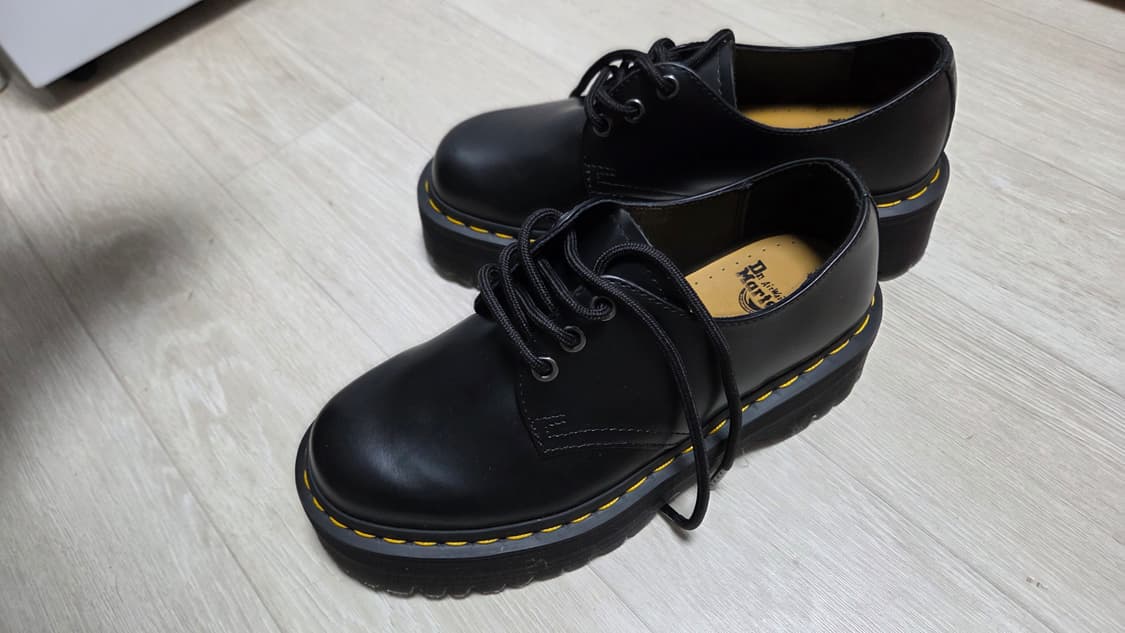 새상품 닥터마틴 1461 쿼드 블랙 240mm 상품이미지3