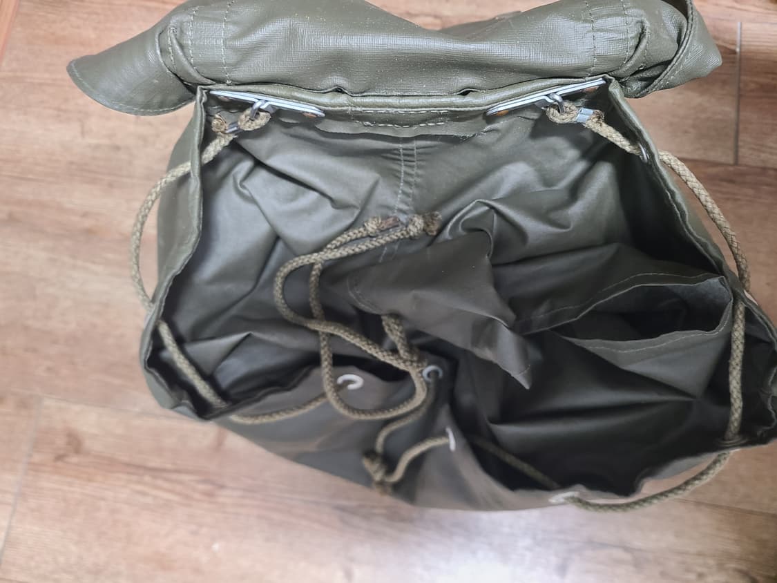 스위스군 고무 코팅 가죽 배낭 상품이미지8