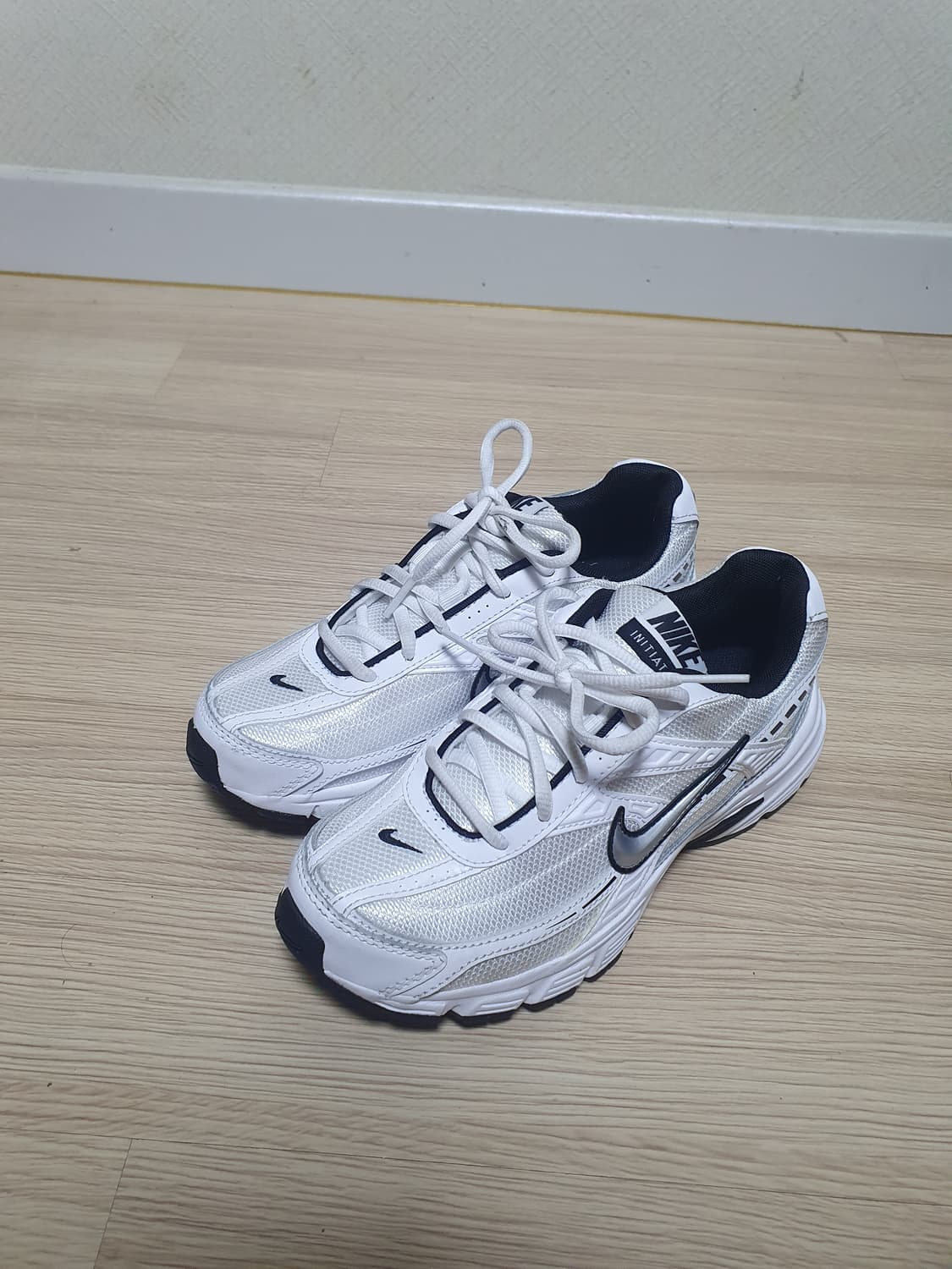 나이키 이니시에이터 운동화 235 상품이미지4