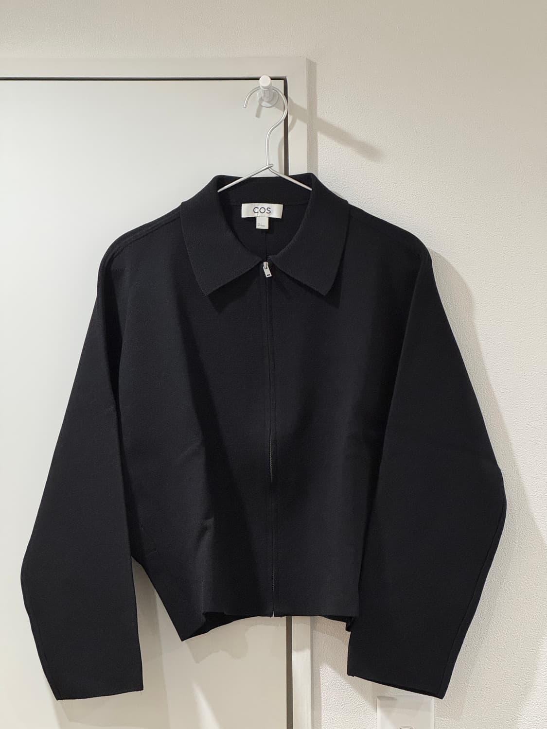 코스 니티드 크롭 자켓 상품이미지1