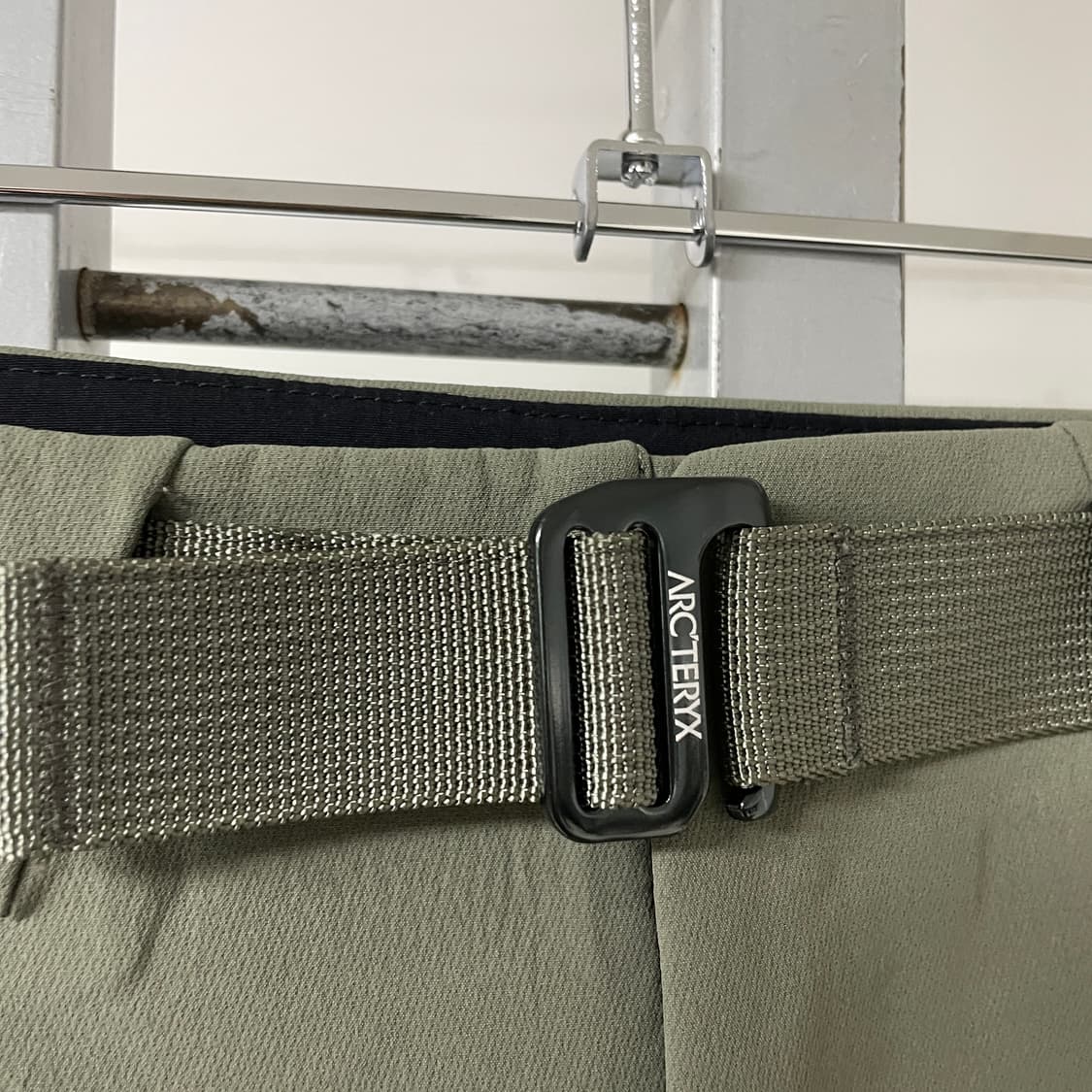 아크테릭스 카키 팬츠 28 상품이미지5