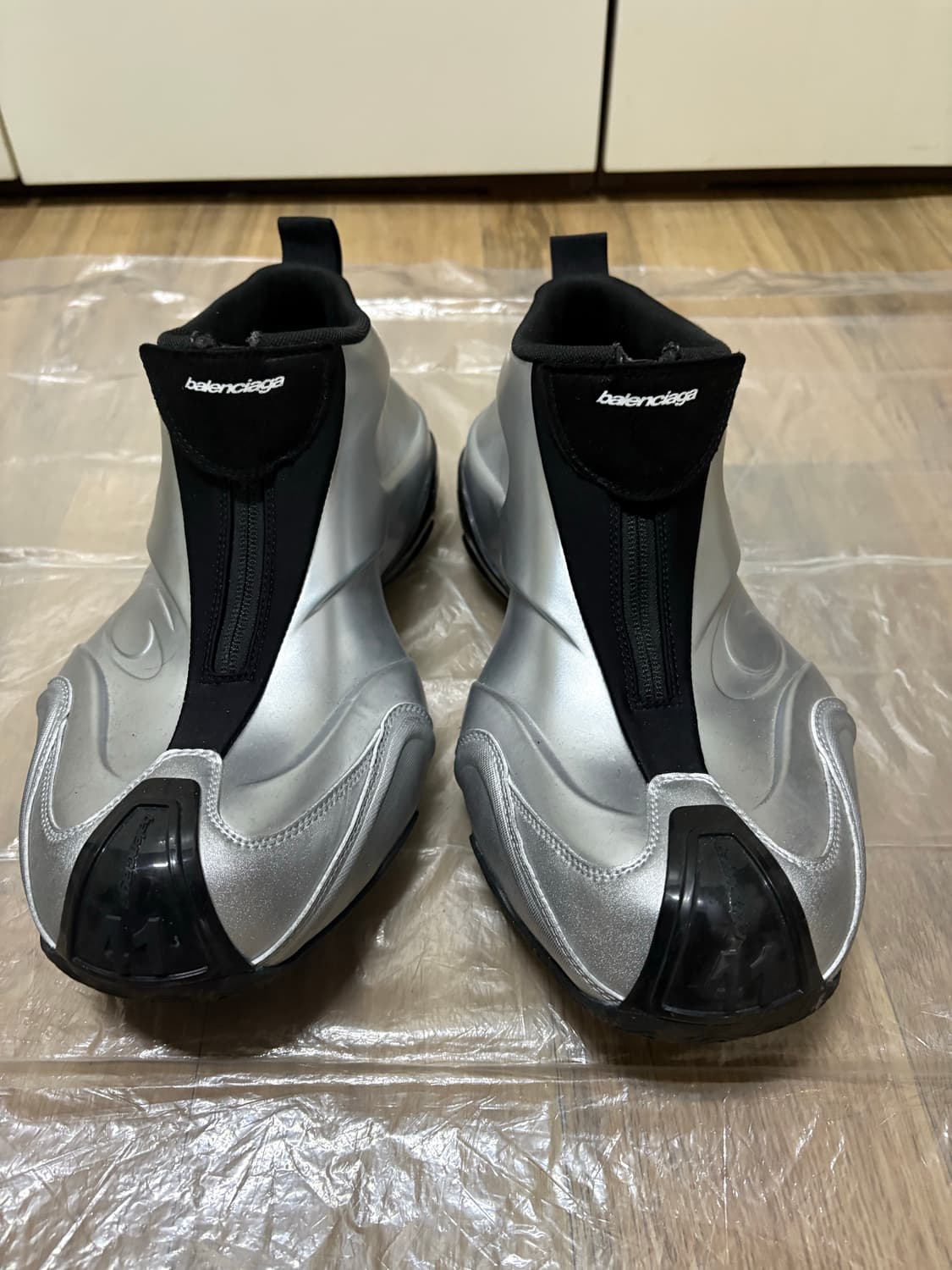 [41] 발렌시아가 바스켓볼 슈즈 팝니다 상품이미지4