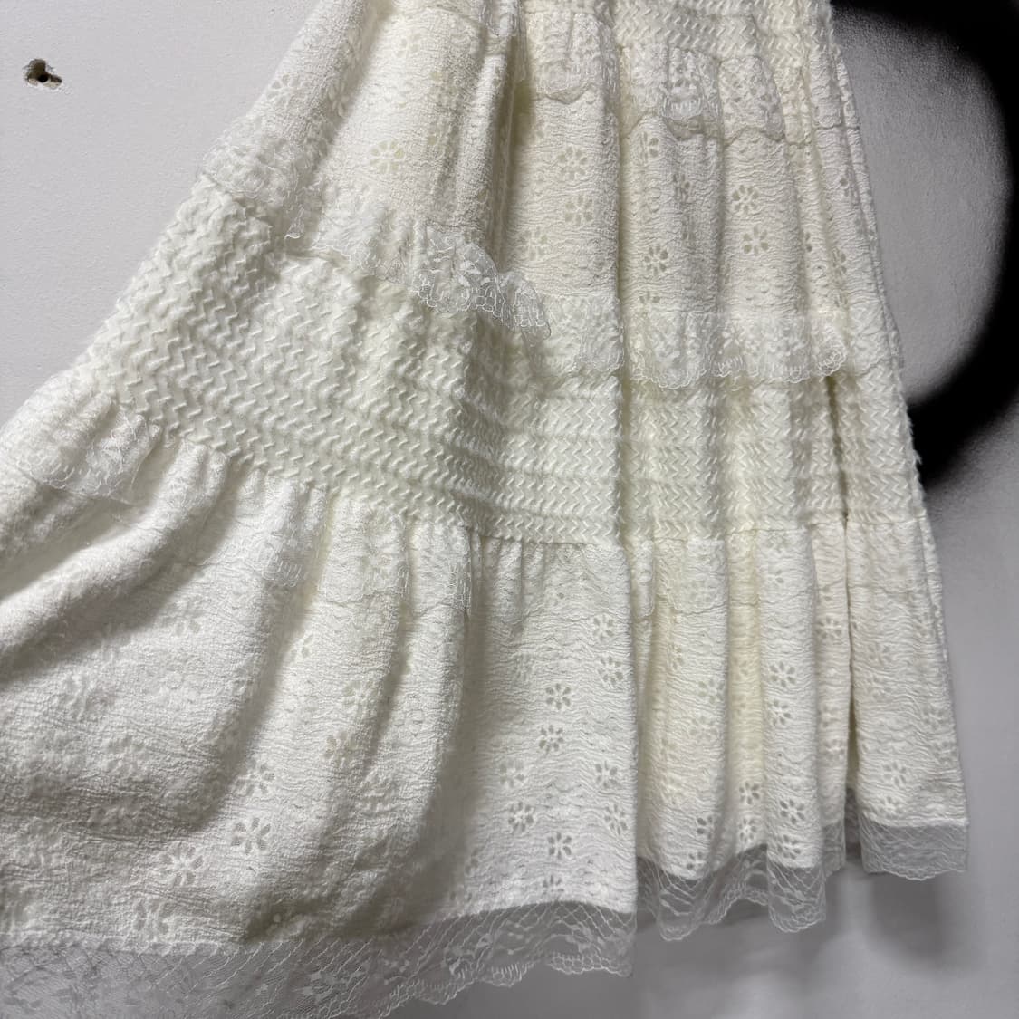 VTG 빈티지 레이스 업 크로쉐 디테일 티어드 플레어 맥시 스커트 상품이미지4