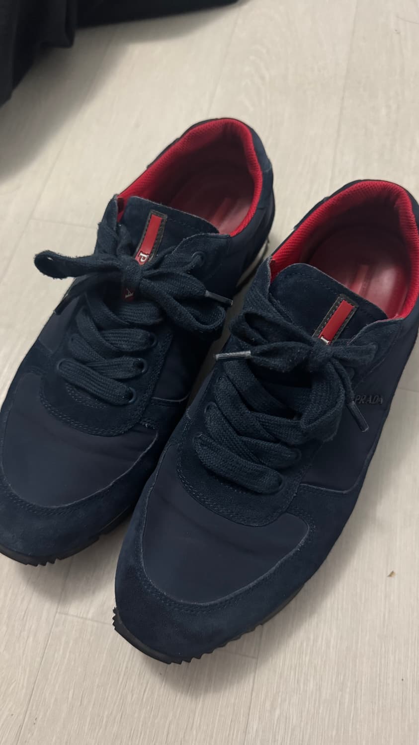 프라다 나일런 스웨이드 스니커즈 상품이미지1