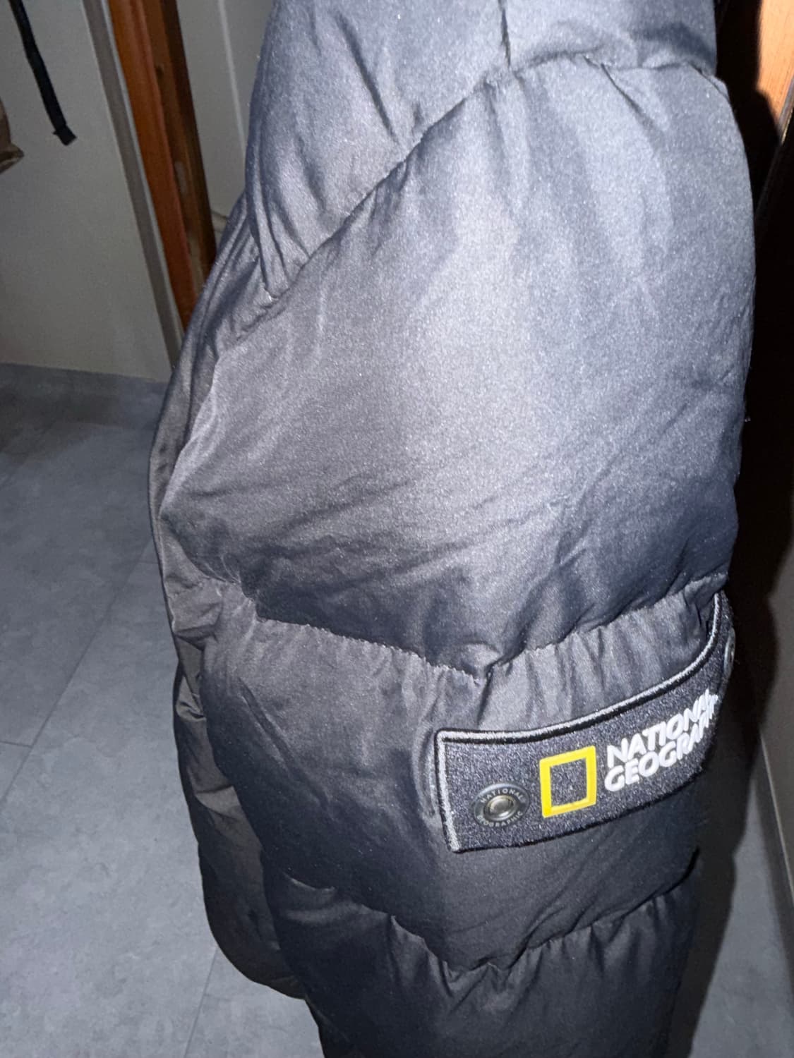 내셔널지오그래픽 숏기장 푸퍼 덕 다운 패딩 상품이미지3