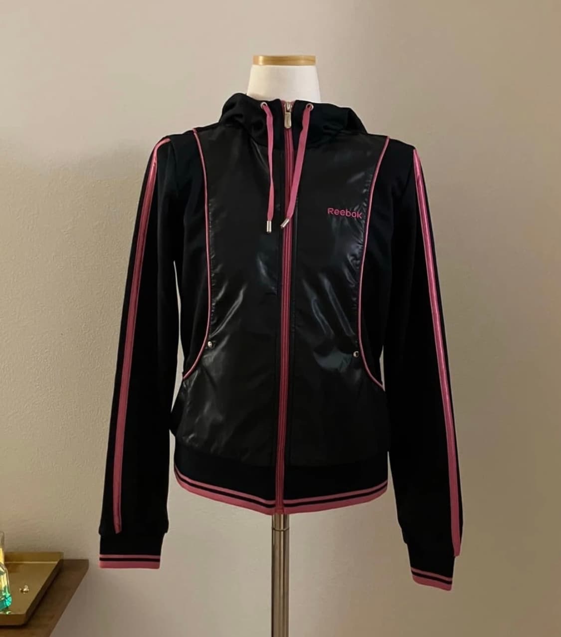 리복 블랙핑크 후드 집업 상품이미지1