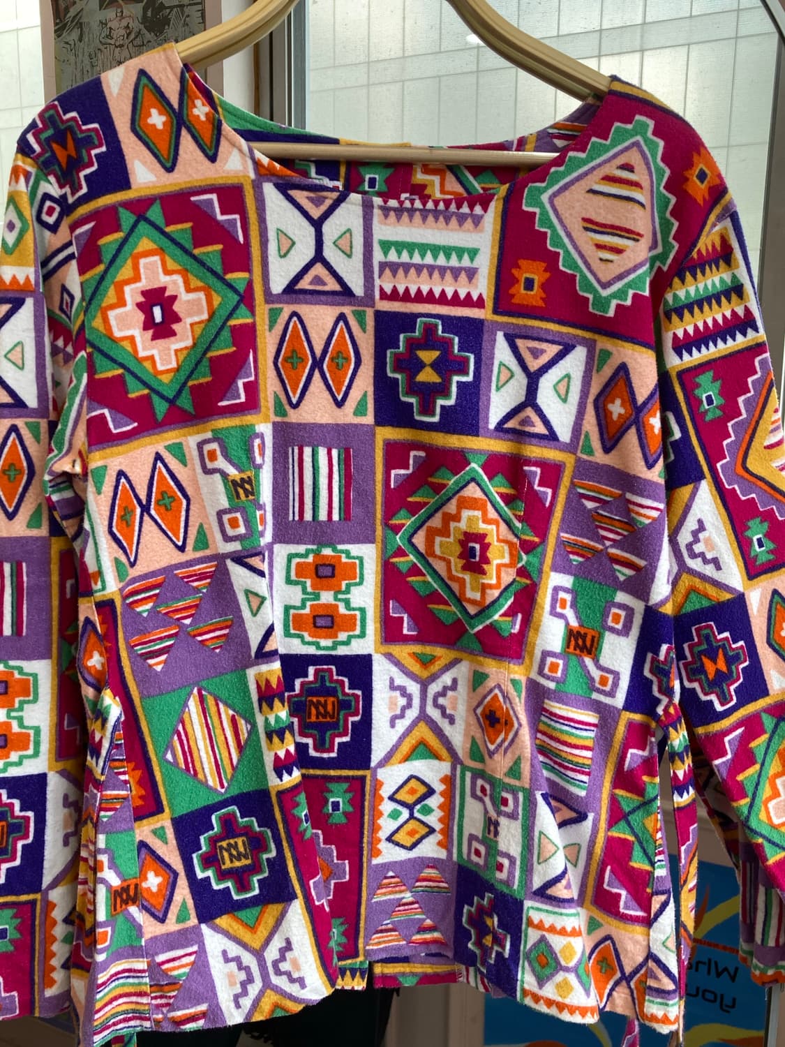 그래픽 패턴 롱슬리브 버튼 블라우스  상품이미지2