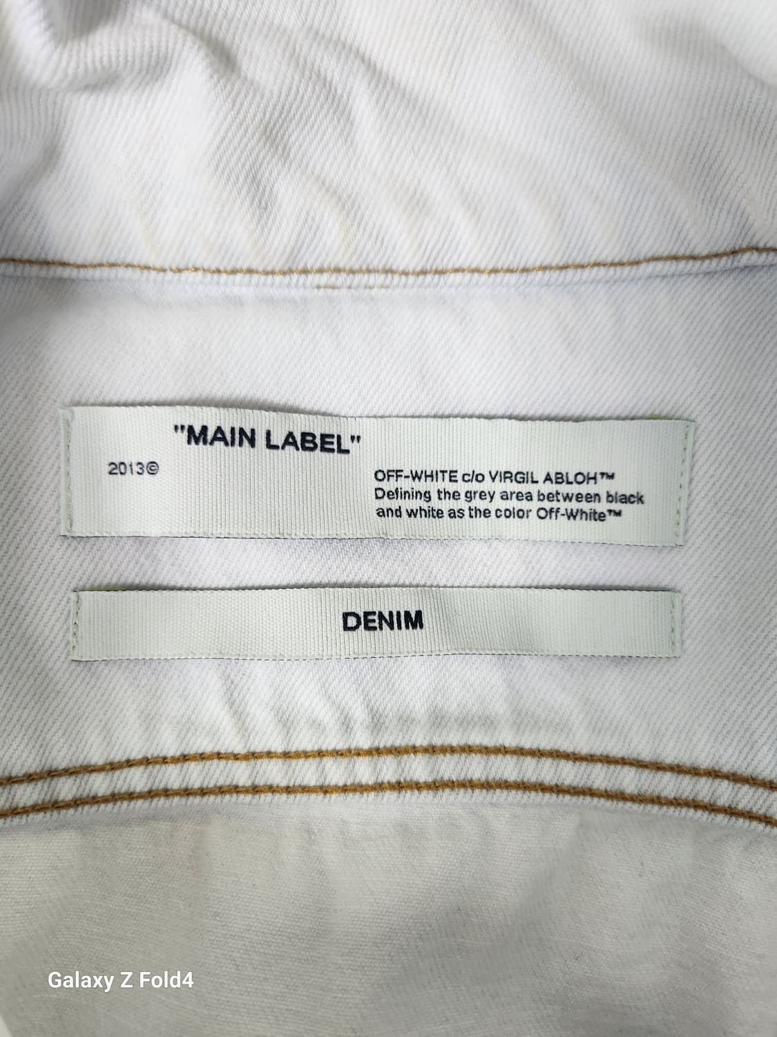 오프화이트 화이트 한정판 데님 자켓 BTS진착용 판매합니다. 상품이미지7