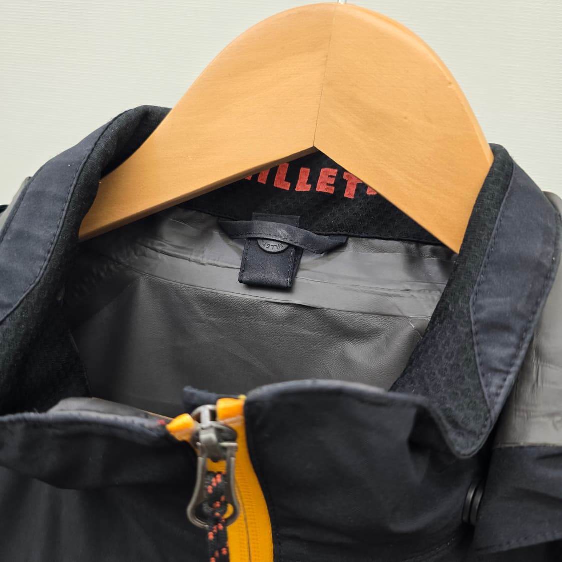 밀레 고어텍스 블랙 바람막이 자켓 상품이미지4