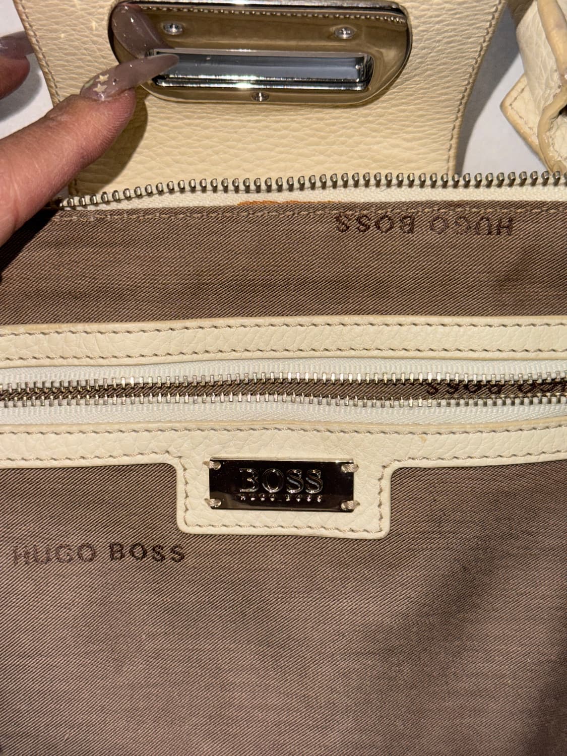 Hugo Boss ivory buckle shoulder bag 상품이미지6