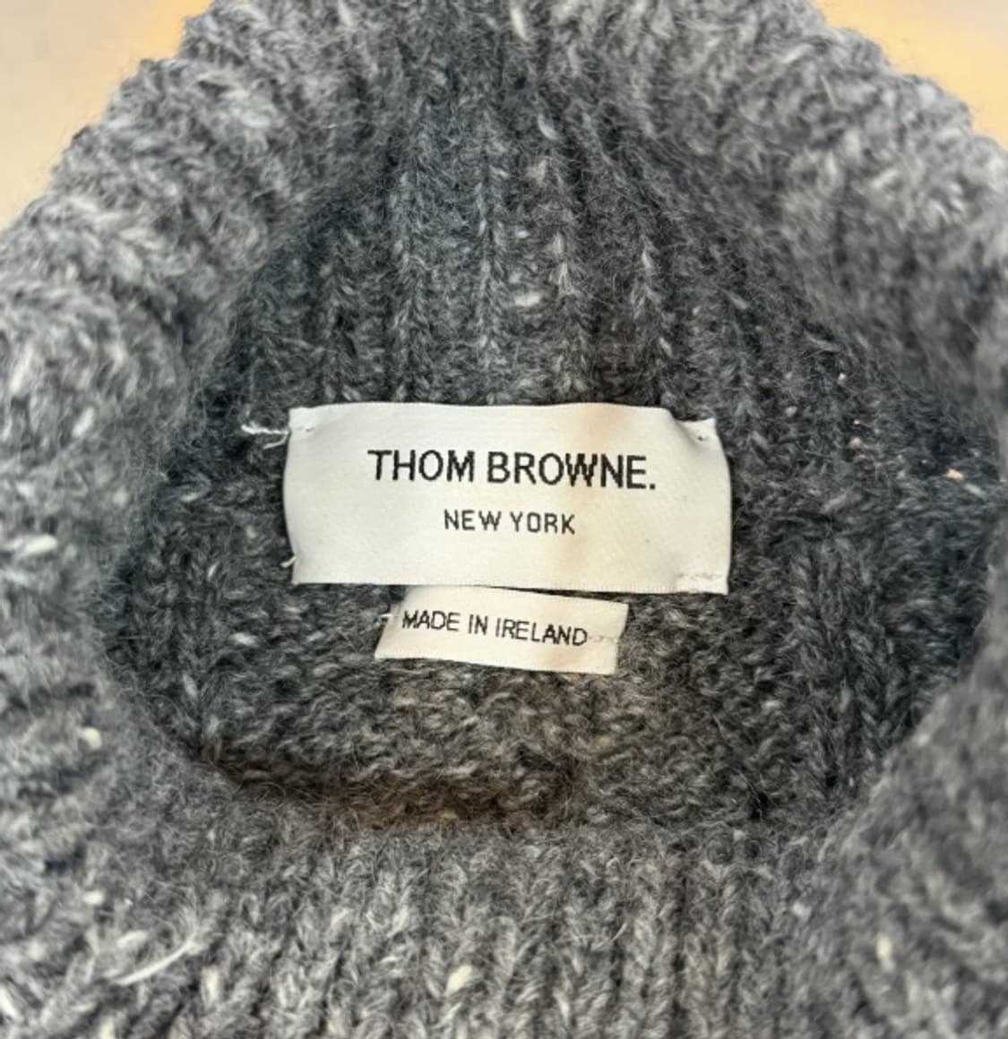 [정품] 톰브라운 케이블 터틀넥 배색 니트 그레이 M  상품이미지5