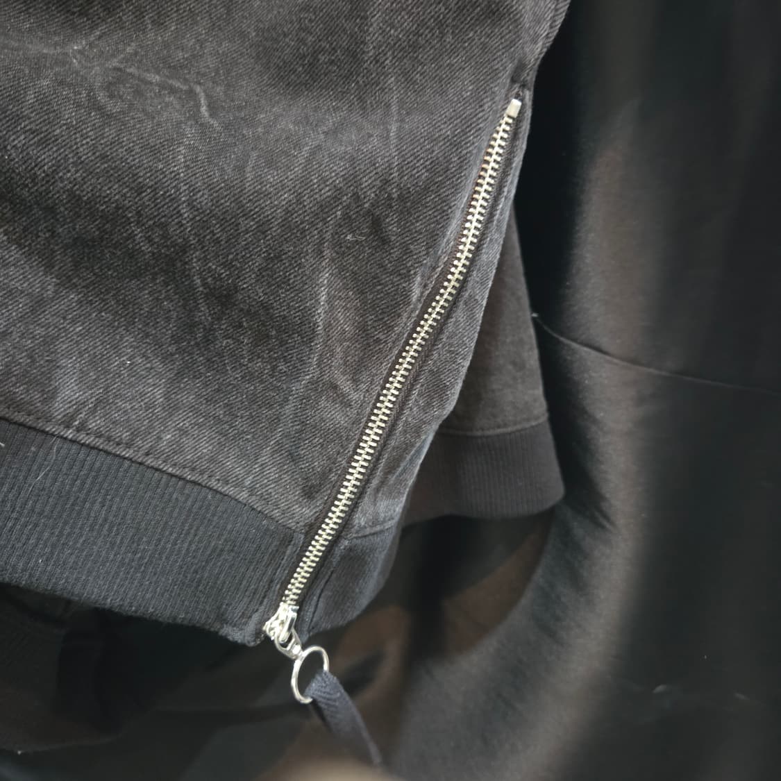 자라 블랙 데미지 워싱 반팔 티셔츠 XL 상품이미지4