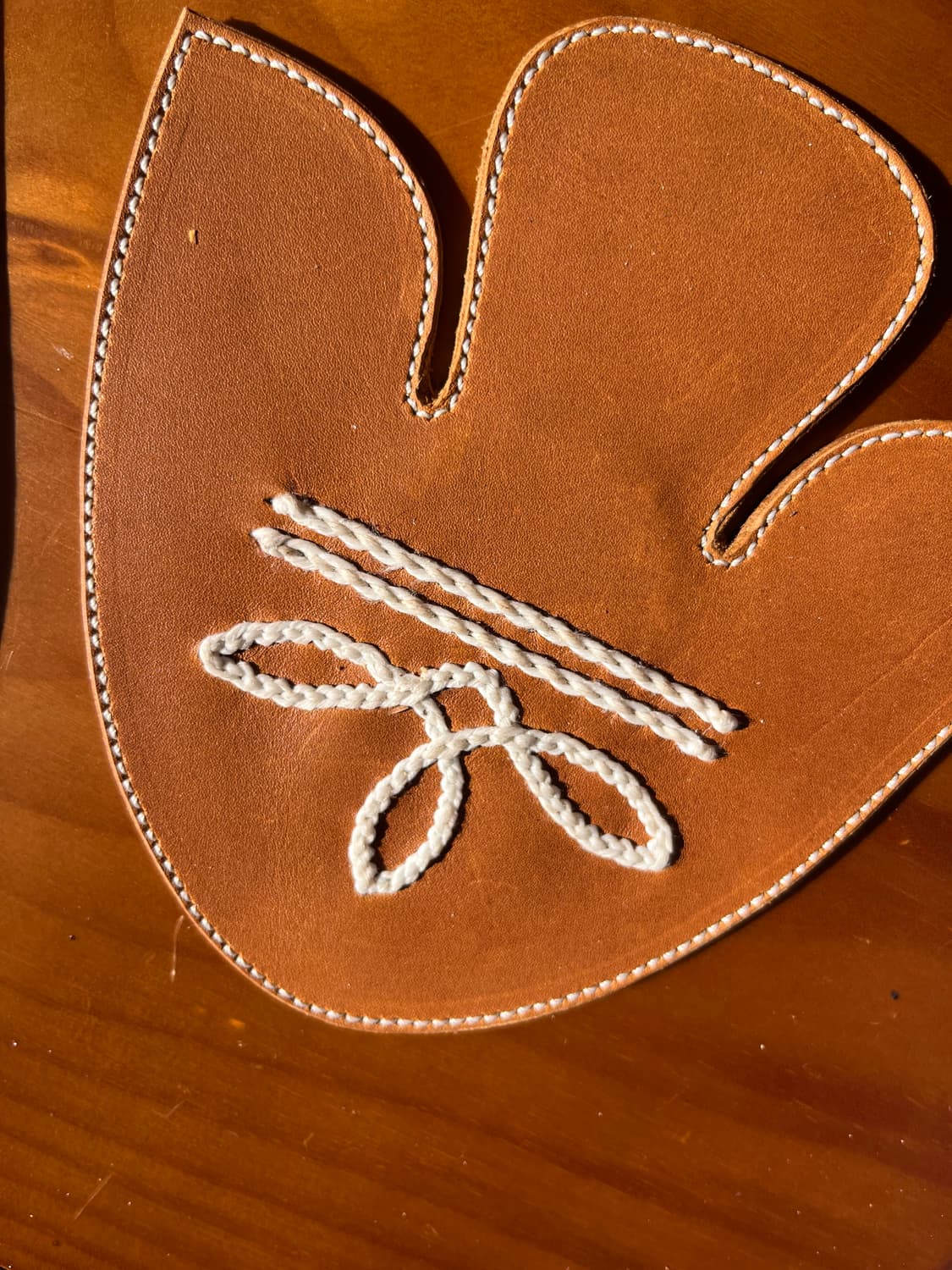 Hand-Embroidered Leather Cup Coaster  상품이미지5