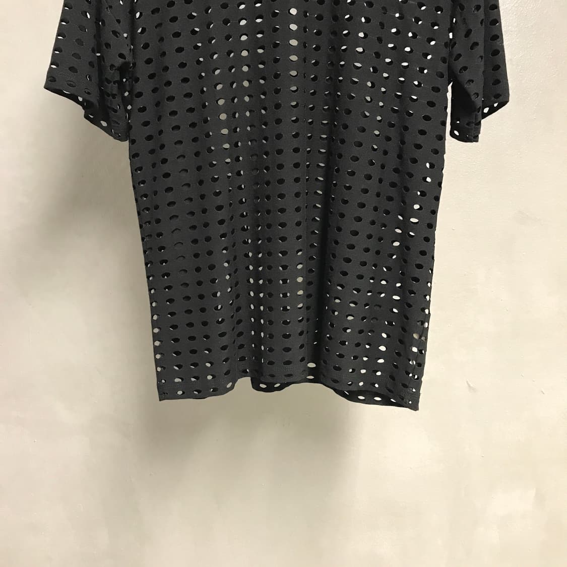 알렉산더왕 블랙 펀칭 반팔 티셔츠 XS(W) 상품이미지4