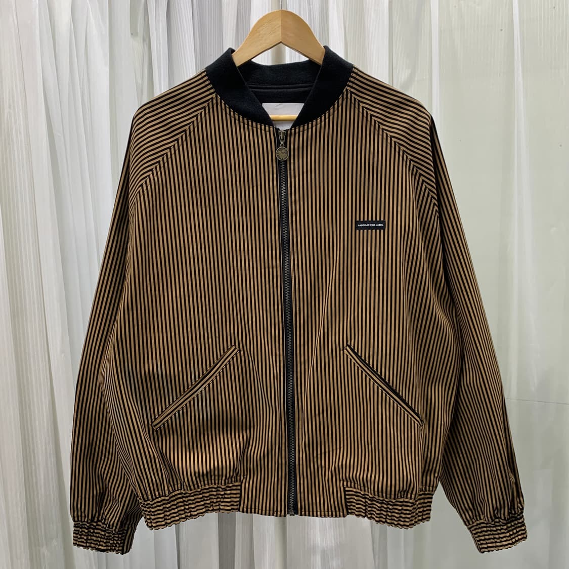 아조바이아조 핑크 라벨 스트라이프 봄버 자켓 1677 상품이미지1