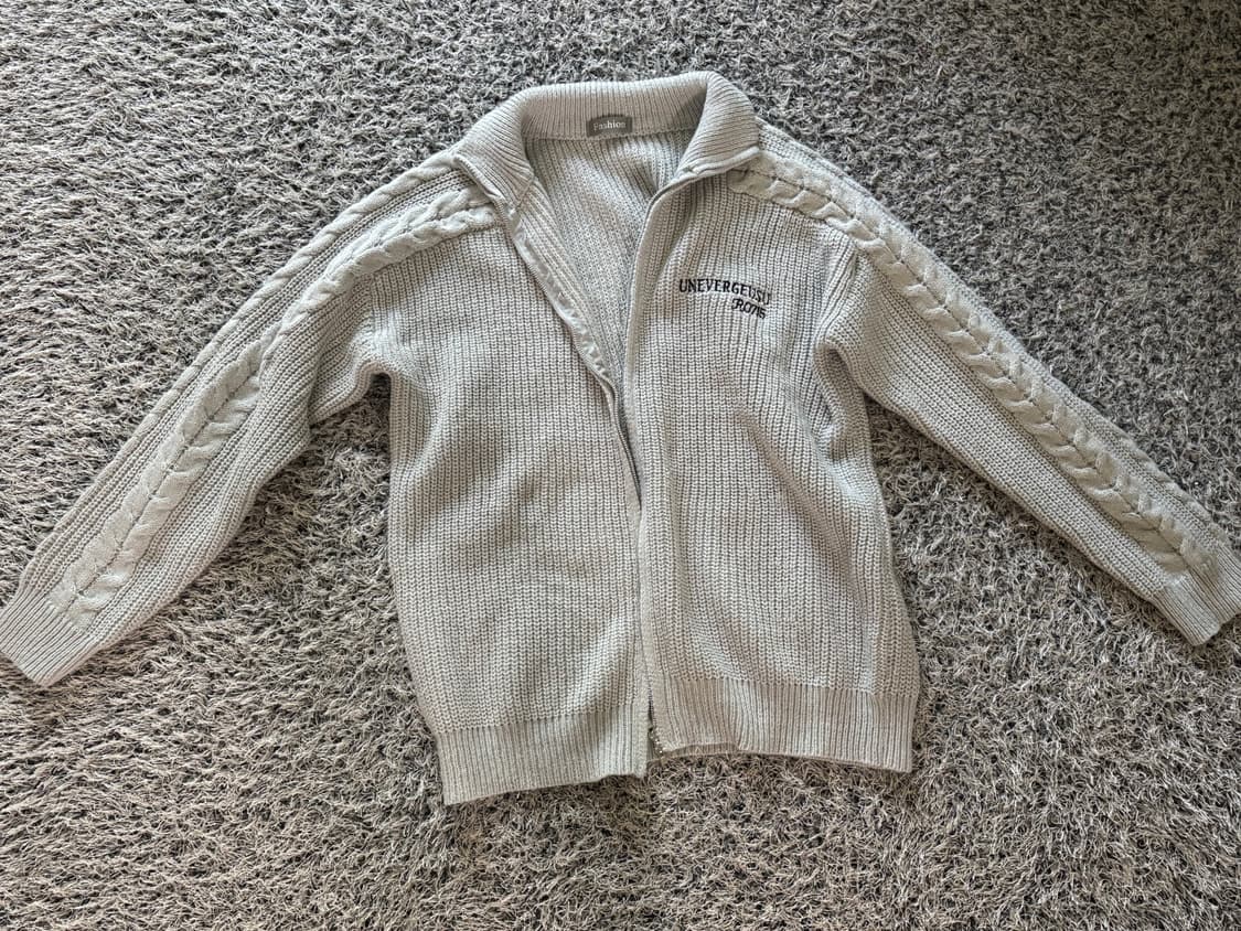 하프카라 숄더 케이블 니트집업 상품이미지3