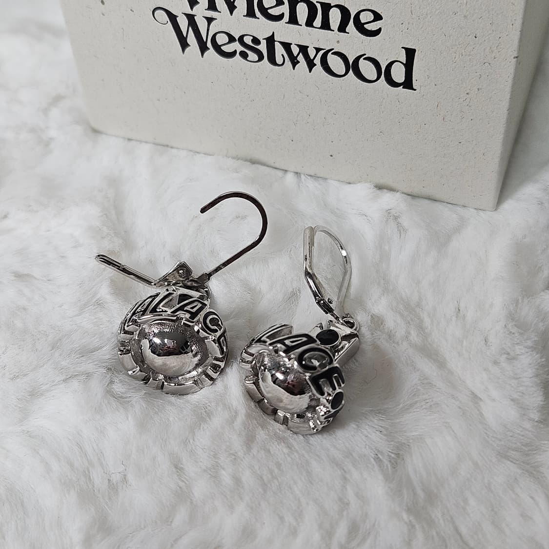 팔라스 x 비비안웨스트우드 오브 이어링 실버  상품이미지2
