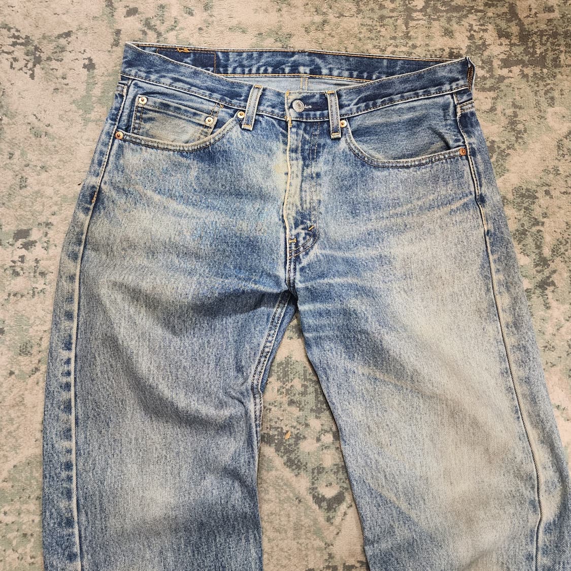 워싱이 매력지인 리바이스 505데님팬츠 상품이미지2