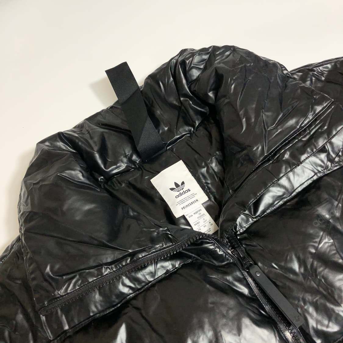아디다스 유광 숏 패딩 L 상품이미지2