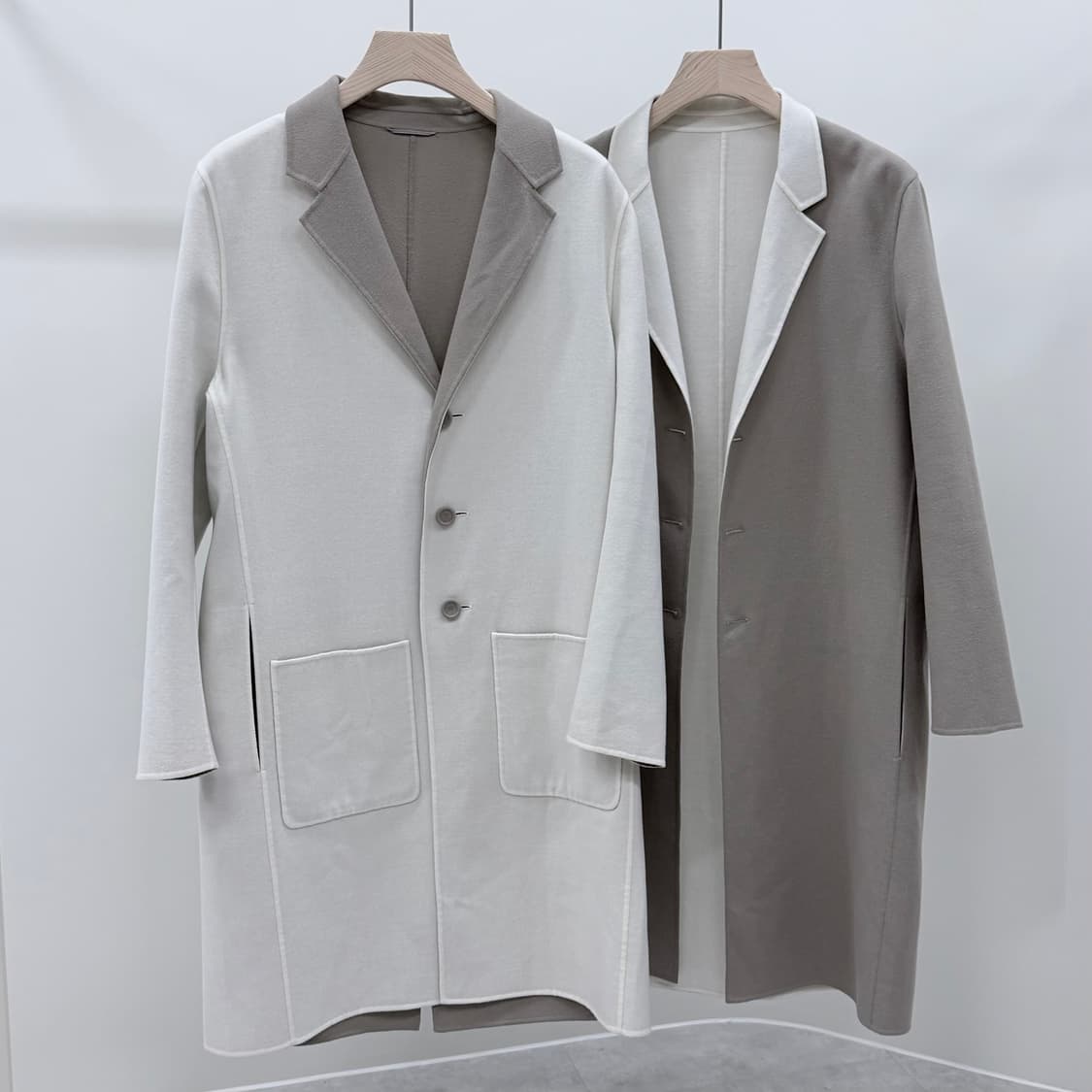 [S+급/50] 디올 런어웨이 컬렉션 시그니처 코트 베이지 상품이미지2