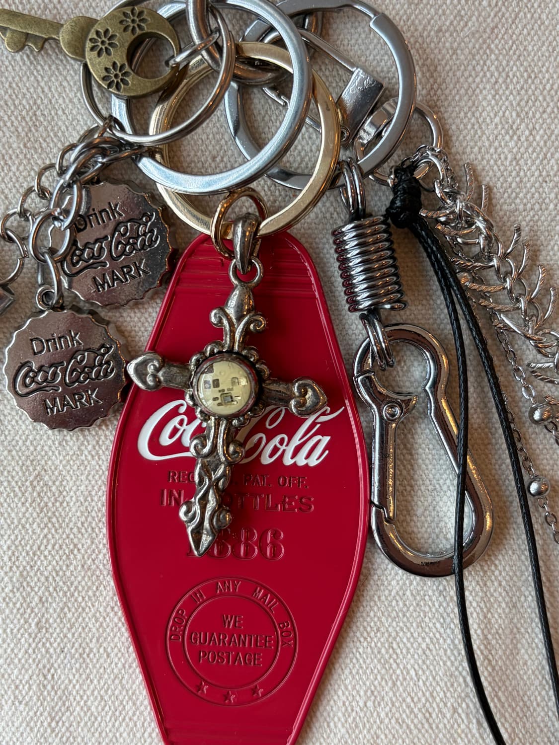 빈티지 코카콜라 감성 키링 세트 (십자가+체인 디테일) 상품이미지5
