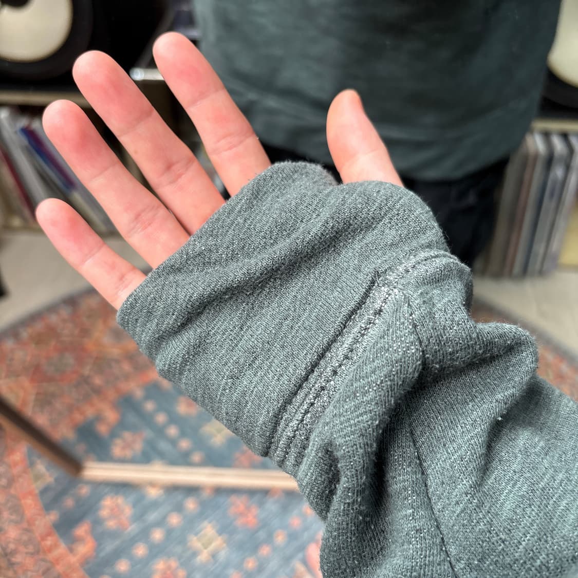 칼하트 핑거홀 스웻후드 상품이미지4