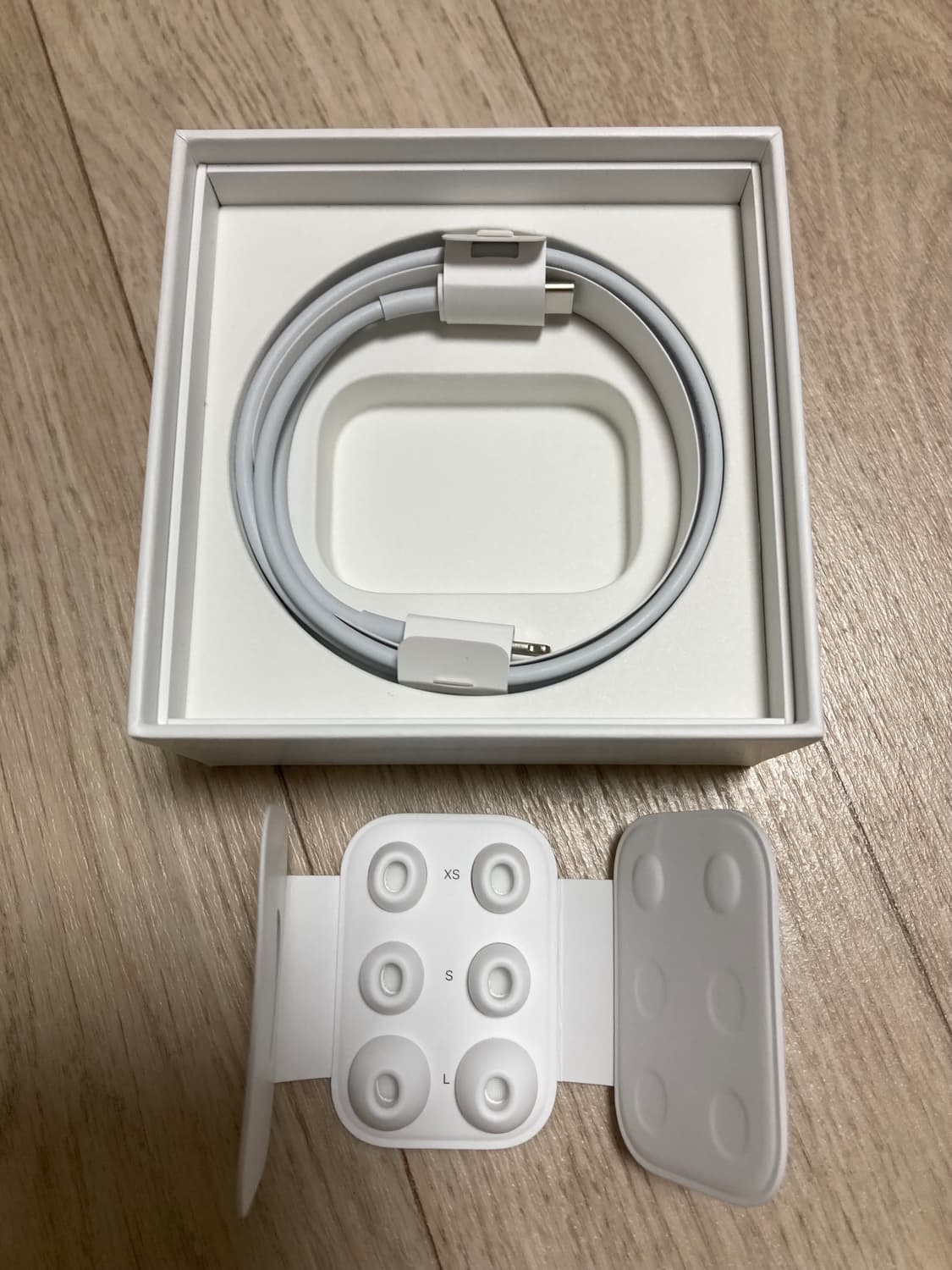 애플 에어팟 프로2 판매 상품이미지3