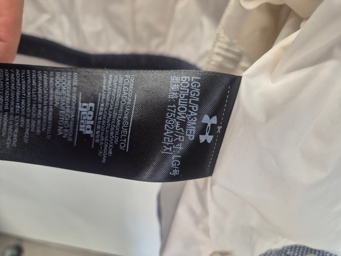 언더아머의  카모 패턴 후드 집업  L
사이즈  상품이미지8