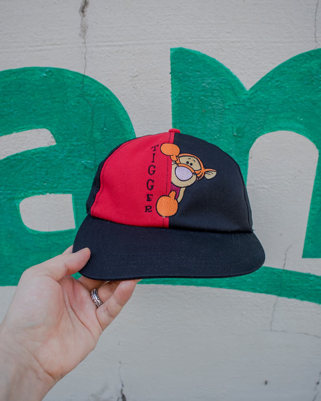 디즈니 Tigger Red Black 캡 상품이미지1
