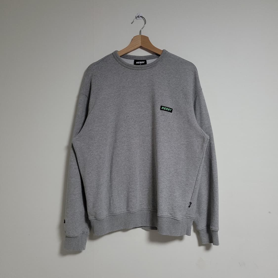 (M) NERDY 널디 회색 맨투맨 티셔츠 상품이미지1