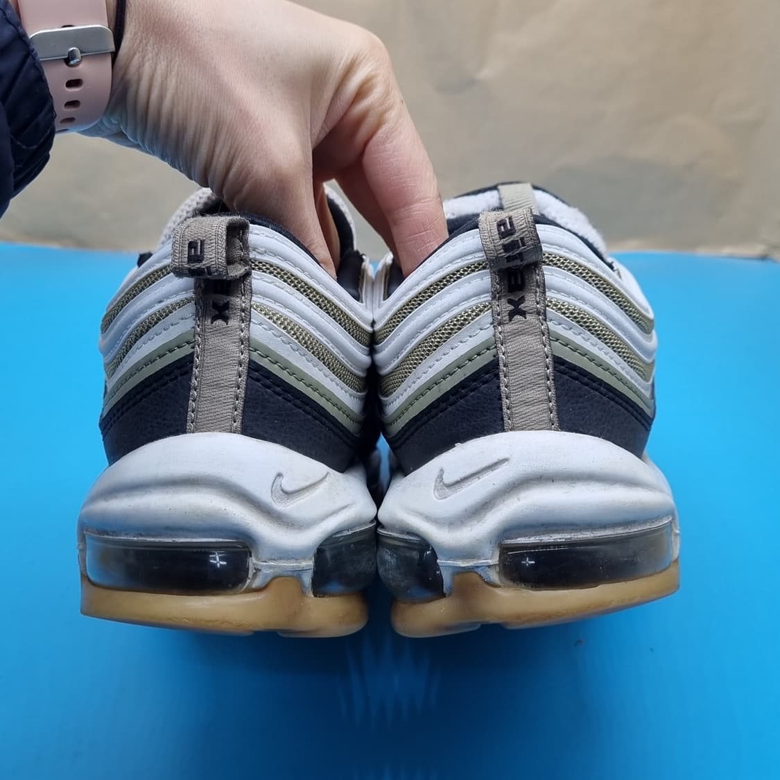 나이키 에어맥스97 올리브 운동화260 상품이미지4