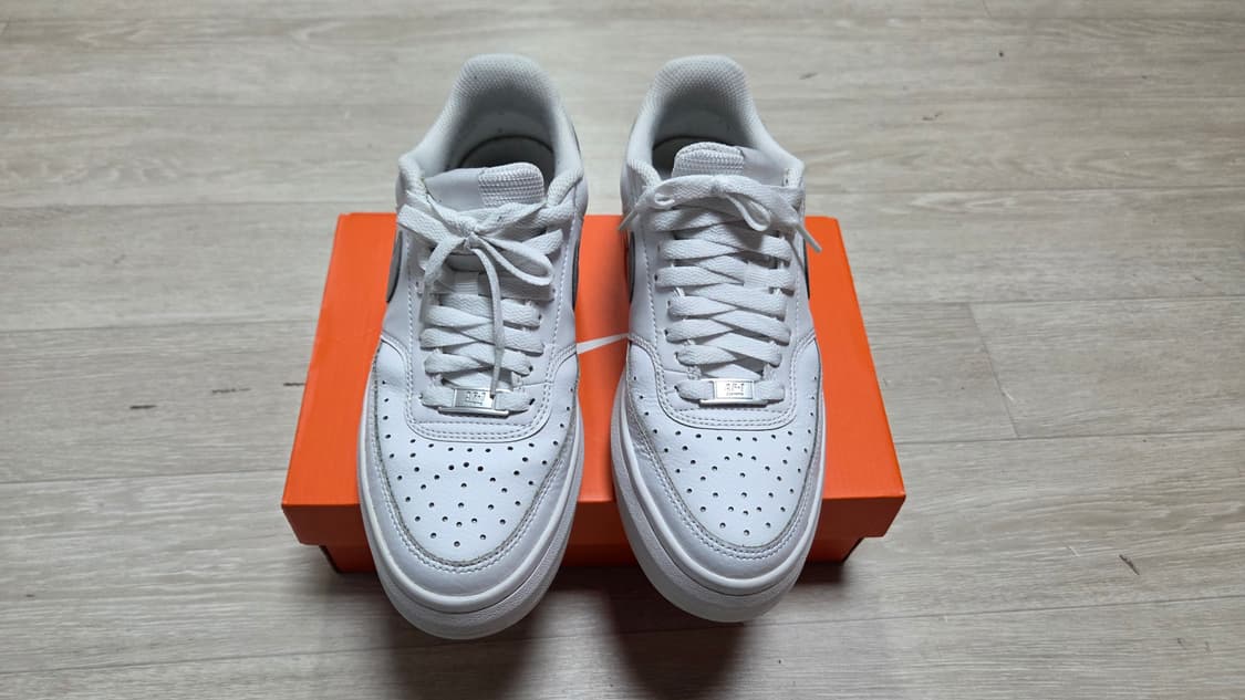 나이키 정품 코트 비전 알타 LTR 화이트 메탈릭 플래티넘 250mm 상품이미지3